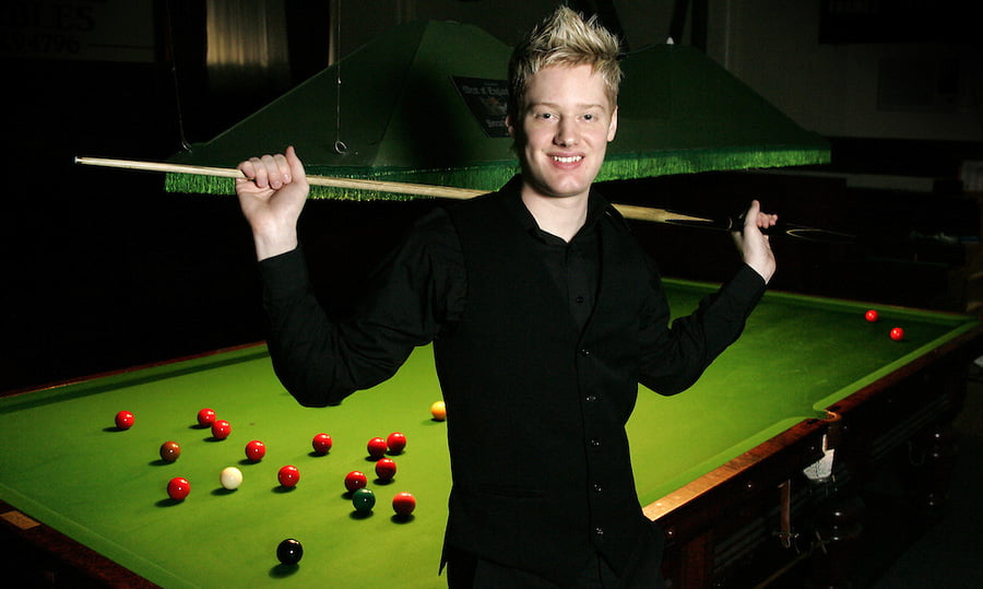 Snooker professional Neil Robertson, ranked World number 13, prepares for the West Coast International at his favourite Melbourne snooker hall. - pic by Trevor Collens.